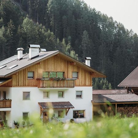 Grosskarnaiderhof Appartements-Bauernhof-Natur Pur Luson Extérieur photo